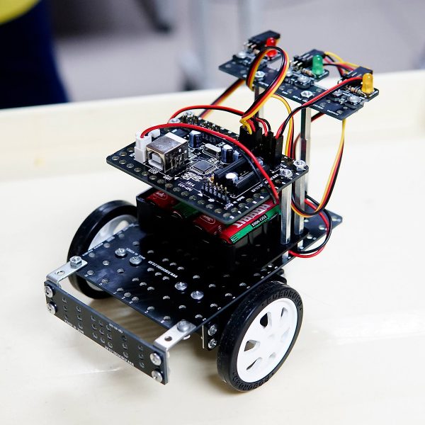 295c16b75a781f3b4b9935e10d3bf7ad Bộ lập trình và lắp ráp robot Robo Series Hàn Quốc, level 1